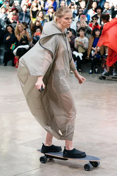 Look 30